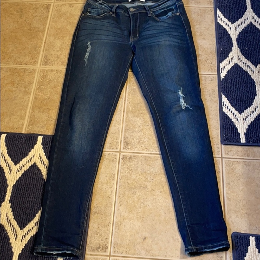 Lightly distressed KanCan Skinnies